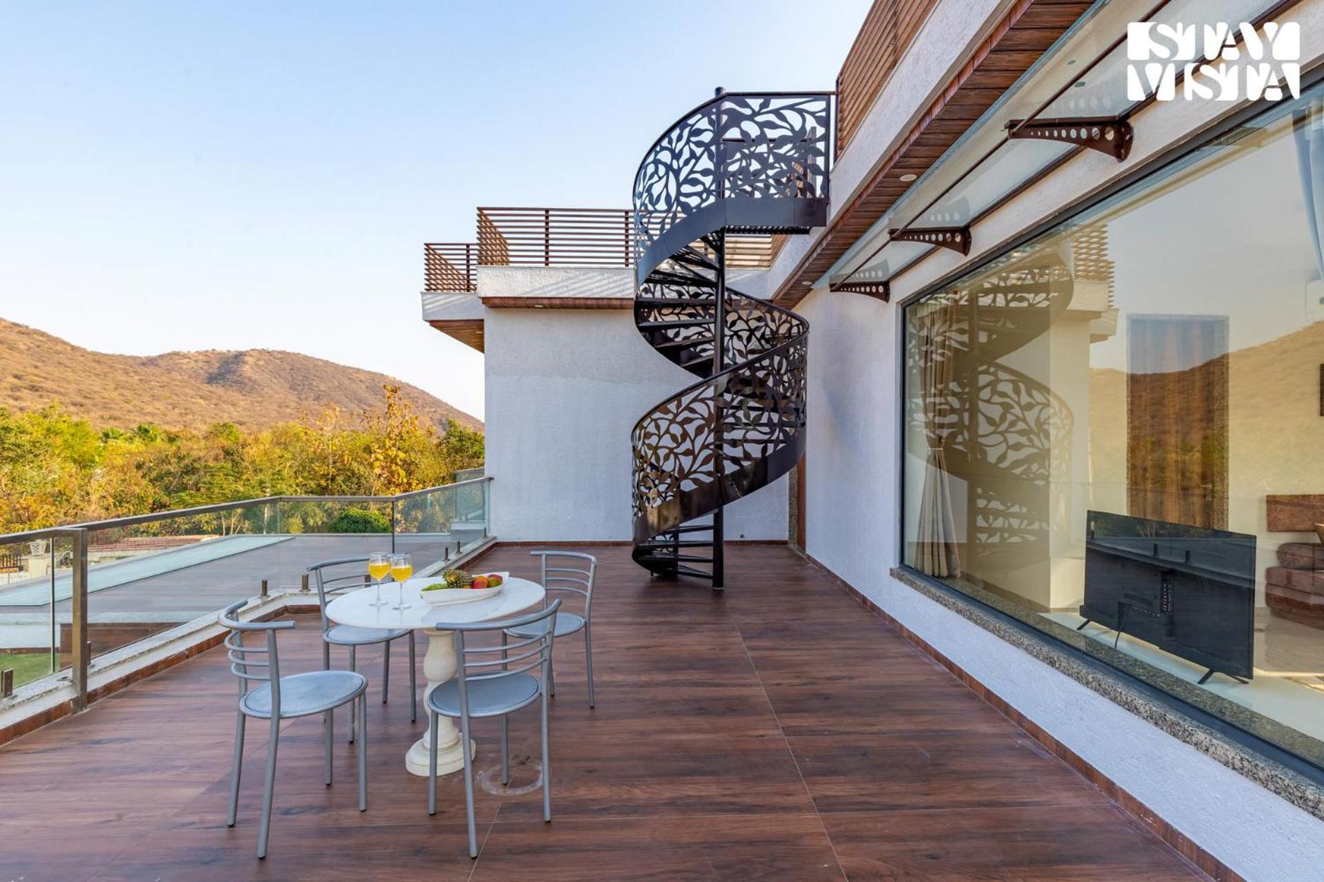 Stayvista'S Bella Dream - Mountain-View With Outdoor Pool, Lawn Featuring A Gazebo & Indoor Games Udaipur Buitenkant foto