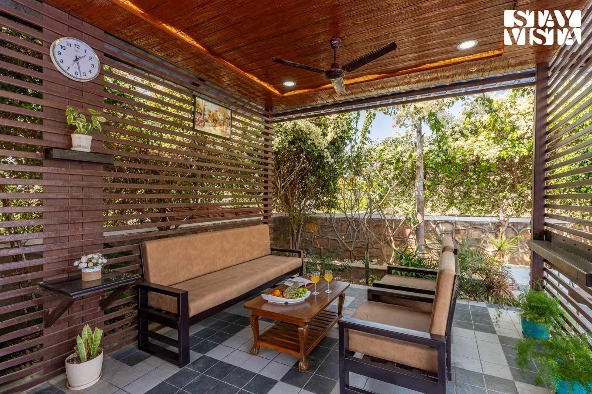 Stayvista'S Bella Dream - Mountain-View With Outdoor Pool, Lawn Featuring A Gazebo & Indoor Games Udaipur Buitenkant foto